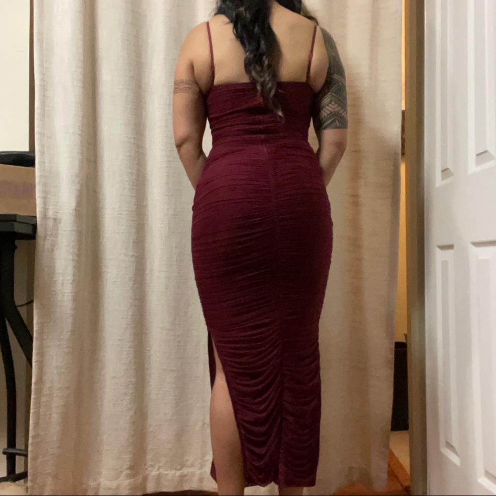 FASHION NOVA Ruched Midi Dress - Picture 4 of 4